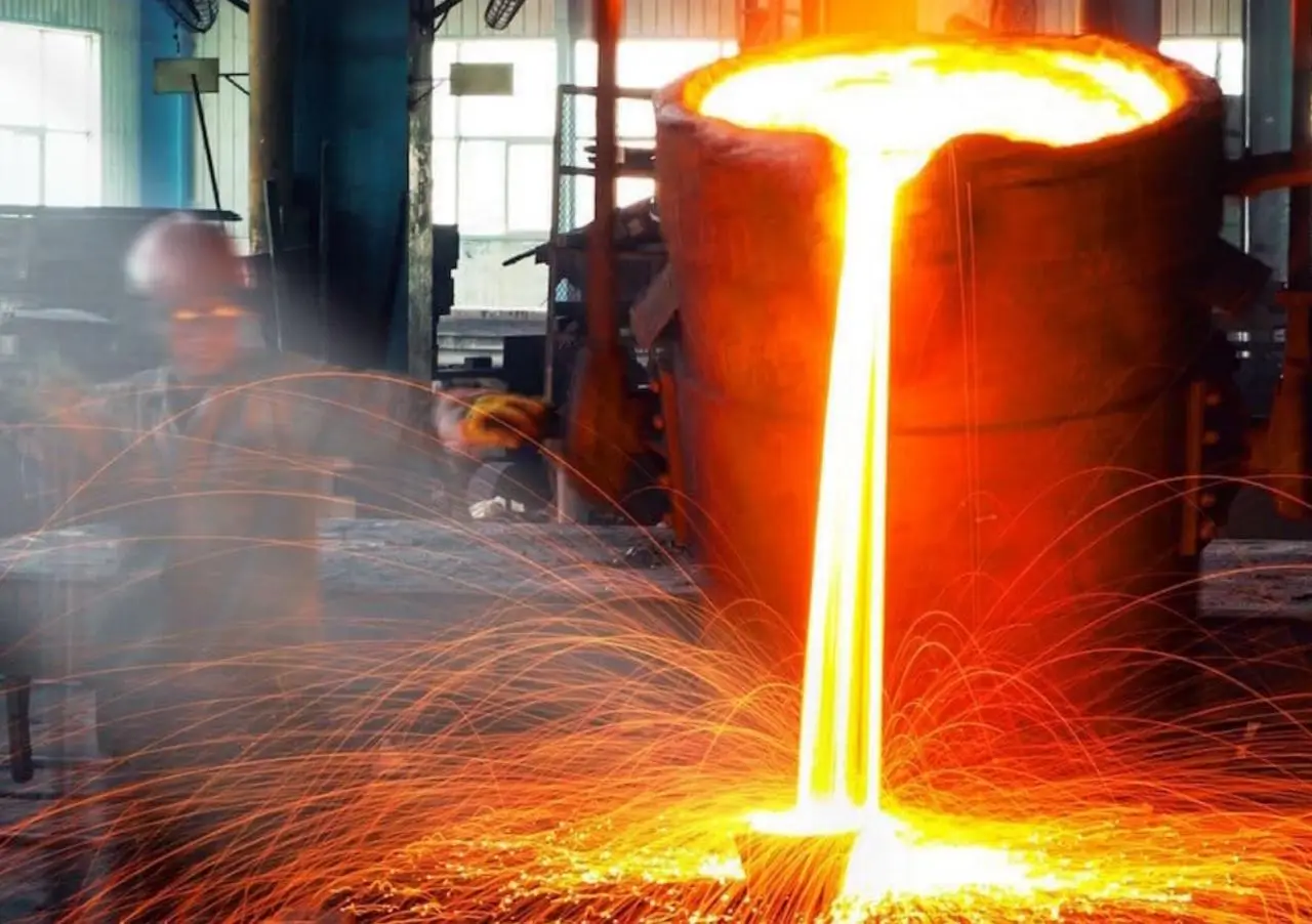 Giga Press Tesli wprowadza innowacje w precyzyjnym odlewaniu samochodów